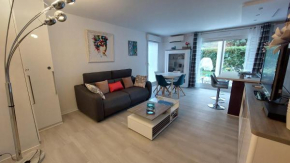 Charmant Appartement avec Terrasse, Jardin Privatif et Piscine à Cannes
